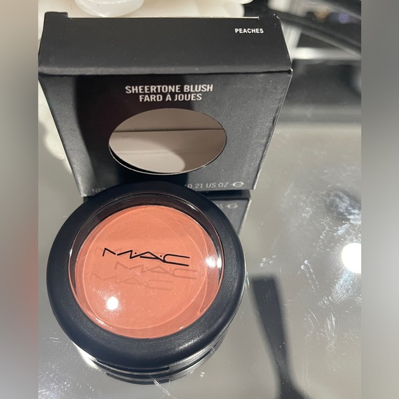 1 New MAC Sheertone Blush - Peaches, Prisn, or Gingerly - Picture 4 of 4